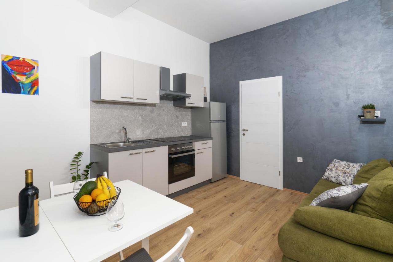 Stunning Apartment In Quiet Street Near Center With Free Parking 4 Floor Rijeka Extérieur photo
